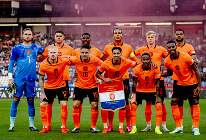 De opstelling van het Nederlands elftal tegen Servië