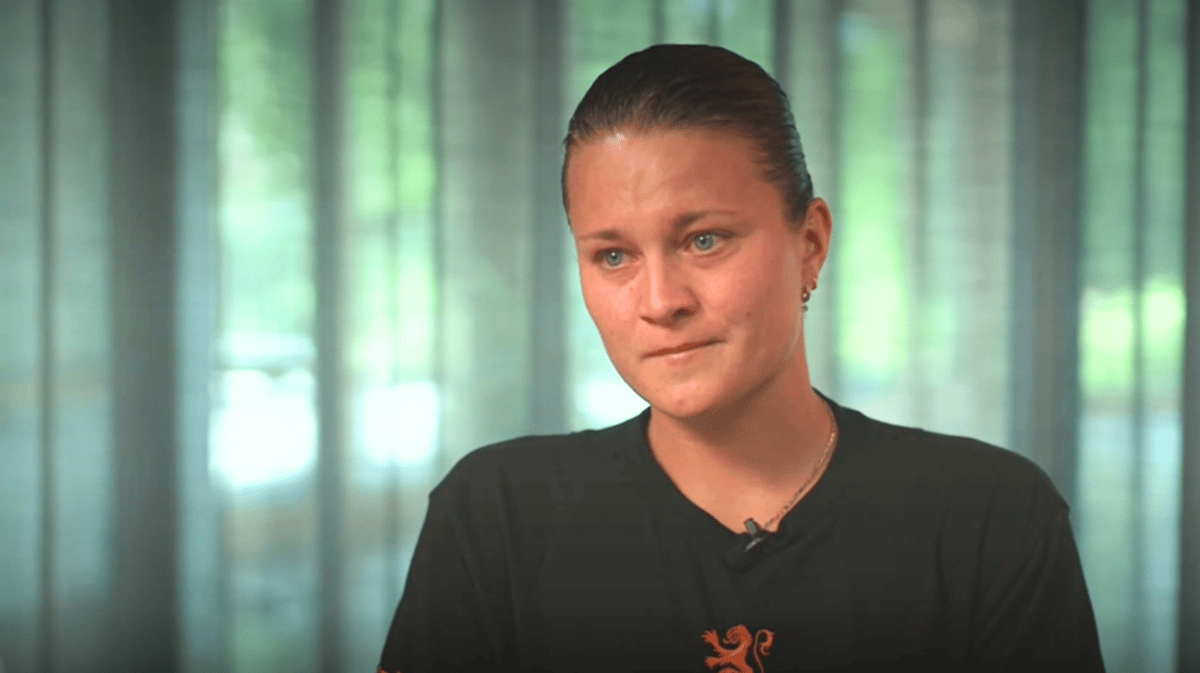 Sherida Spitse voor de camera van ESPN