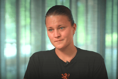 Sherida Spitse voor de camera van ESPN