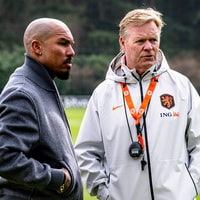 Nigel de Jong (links) en Ronald Koeman