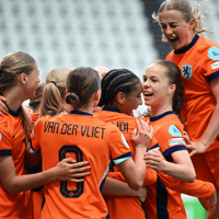 Nederland plaatst zich voor halve finales EK en schrijft geschiedenis