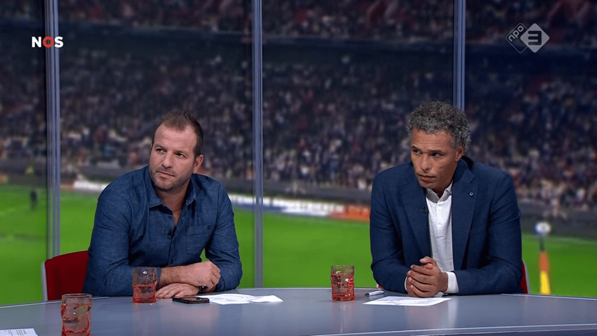 Rafael van der Vaart en Pierre van Hooijdonk bij de NOS