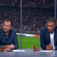 Rafael van der Vaart en Pierre van Hooijdonk bij de NOS