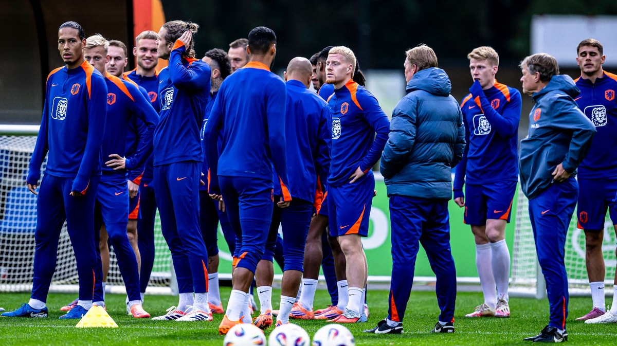 Het Nederlands elftal tijdens een training