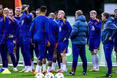 Het Nederlands elftal tijdens een training