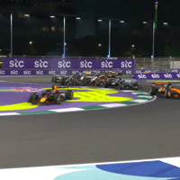 Max Verstappen in gevecht met Oscar Piastri