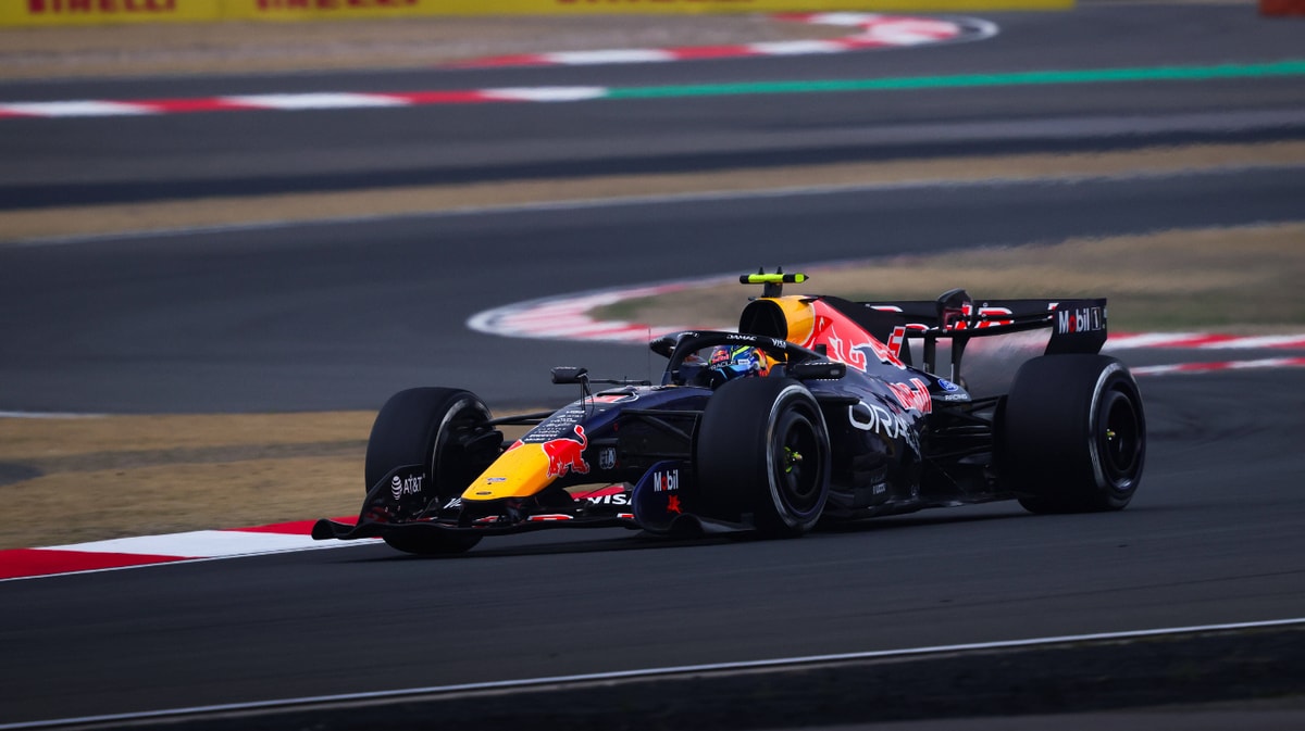 Max Verstappen in de RB22