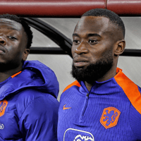 Brian Brobbey (links) en Lutsharel Geertruida