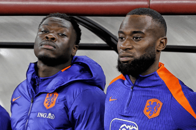 Brian Brobbey (links) en Lutsharel Geertruida