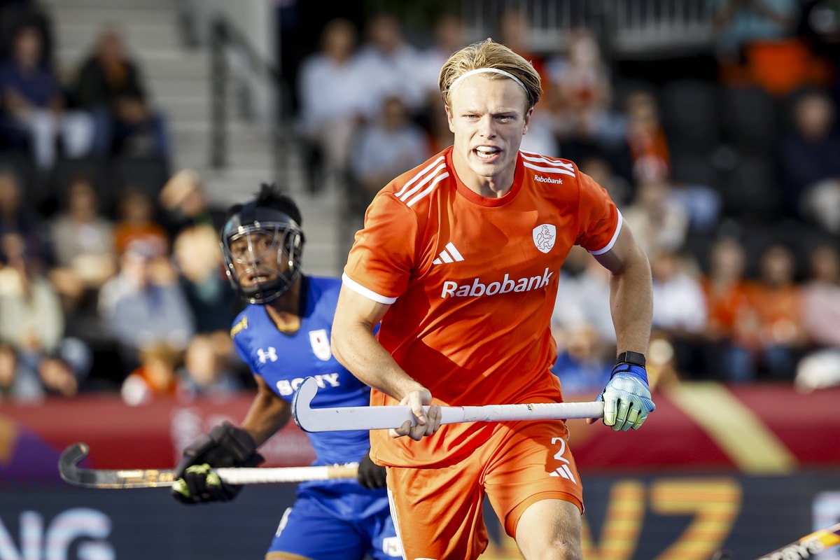 Jip Janssen tijdens Nederland - Japan