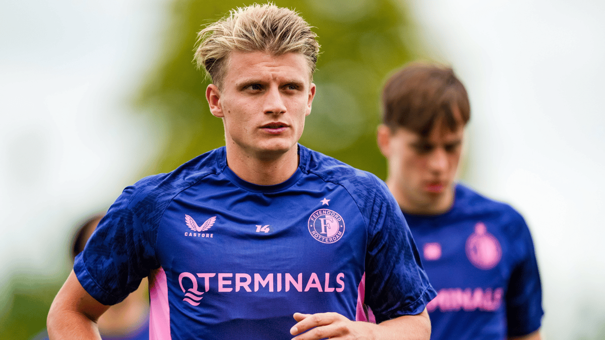 Sem Steijn in het shirt van Feyenoord