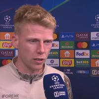 Jerdy Schouten voor de camera van Ziggo Sport