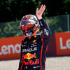 Max Verstappen zwaait fans uit na crash in Oostenrijk