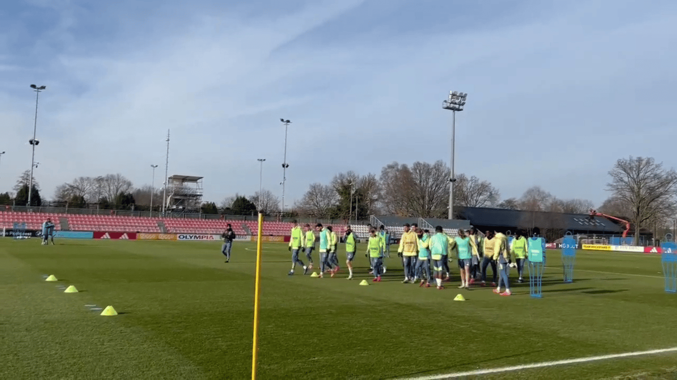 Brian Brobbey ontbreekt op de training van Ajax