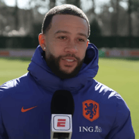 Memphis Depay voor de camera van ESPN