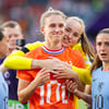 Renate Jansen (links), Daphne van Domselaar, Vivianne Miedema en Daniëlle van de Donk