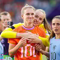 Renate Jansen (links), Daphne van Domselaar, Vivianne Miedema en Daniëlle van de Donk
