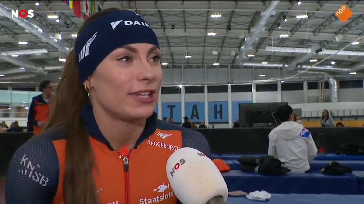 Femke Kok voor de camera van de NOS