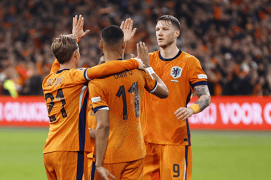 Oranje viert feest na een doelpunt