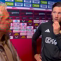 Wout Weghorst voor de camera van ESPN