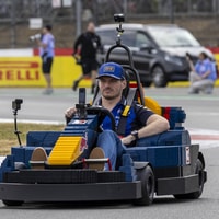 Max Verstappen haalt 100 karts in na bizarre start als 101e: 'Maakte me zorgen'