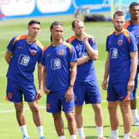 De spelers van het Nederlands elftal op de training in Wolfsburg