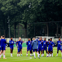 Het Nederlands elftal op het trainingsveld in Zeist.