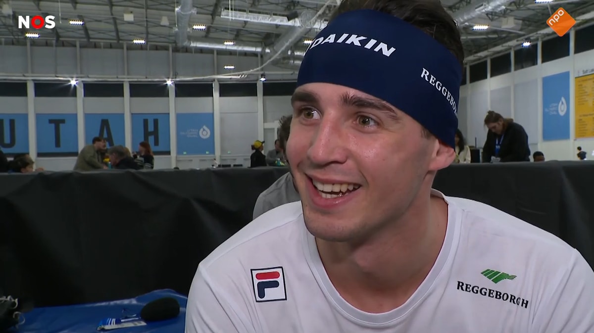 Jenning de Boo voor de camera van de NOS