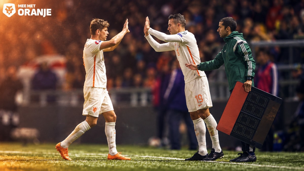 Robin van Persie valt in voor zijn 100e interland voor Oranje