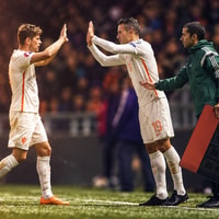 Robin van Persie valt in voor zijn 100e interland voor Oranje