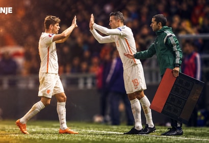 Robin van Persie valt in voor zijn 100e interland voor Oranje