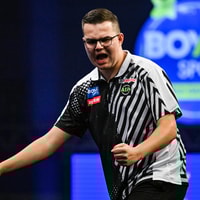 Gian van Veen viert zijn legwinst