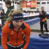 Joy Beune wint het Nederlandse onderonsje en is net iets langzamer dan het nationaal record van Ireen Wüst.
