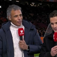 Pierre van Hooijdonk en Ibrahim Afellay, analisten van de NOS