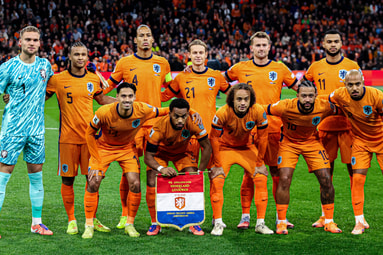 De opstelling van het Nederlands elftal tegen Litouwen