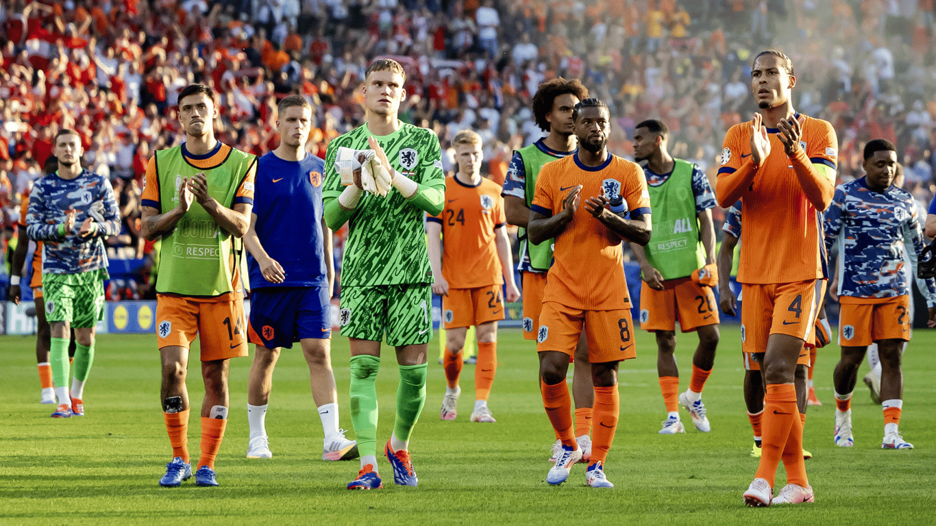 De spelers van Nederland na de 2-3 nederlaag tegen Oostenrijk