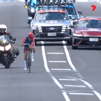 Daniek Hengeveld wint verrassend eerste etappe Tour Down Under
