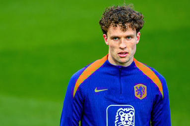 Mats Wieffer tijdens een oefensessie met het Nederlands elftal