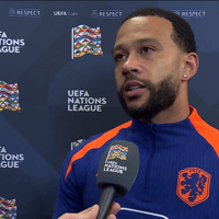 Memphis Depay voor de camera van Ziggo Sport