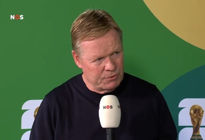 Ronald Koeman voor de camera van de NOS