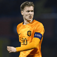 Julian Rijkhoff in actie voor Oranje Onder-19