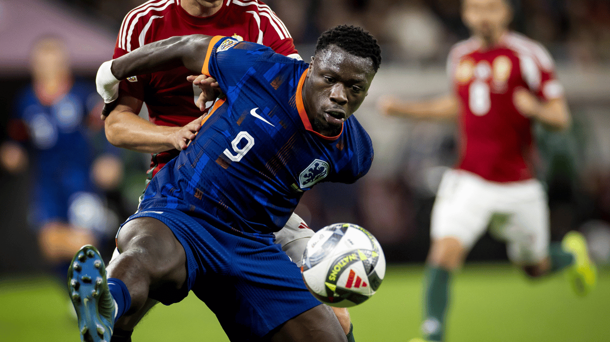 Brian Brobbey in actie voor het Nederlands elftal