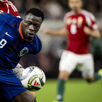 Brian Brobbey in actie voor het Nederlands elftal