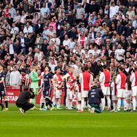 Erehaag van Ajax voor PSV