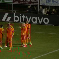 Oranje O19 viert een doelpunt