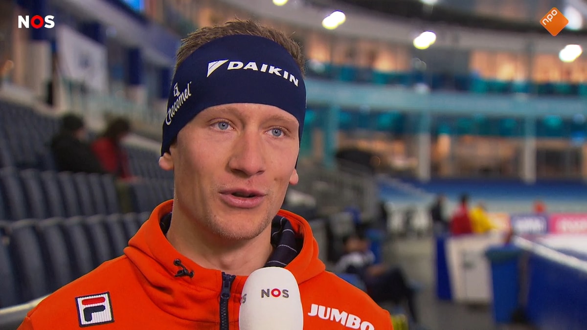 Beau Snellink voor de camera van de NOS