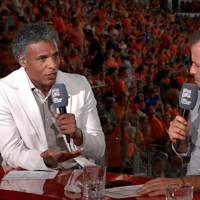 Rafael van der Vaart en Pierre van Hooijdonk bij de NOS