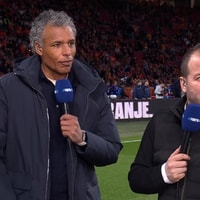 Rafael van der Vaart en Pierre van Hooijdonk bij de NOS