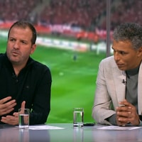 Rafael van der Vaart en Pierre van Hooijdonk bij de NOS