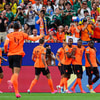 Het Nederlands elftal viert een doelpunt